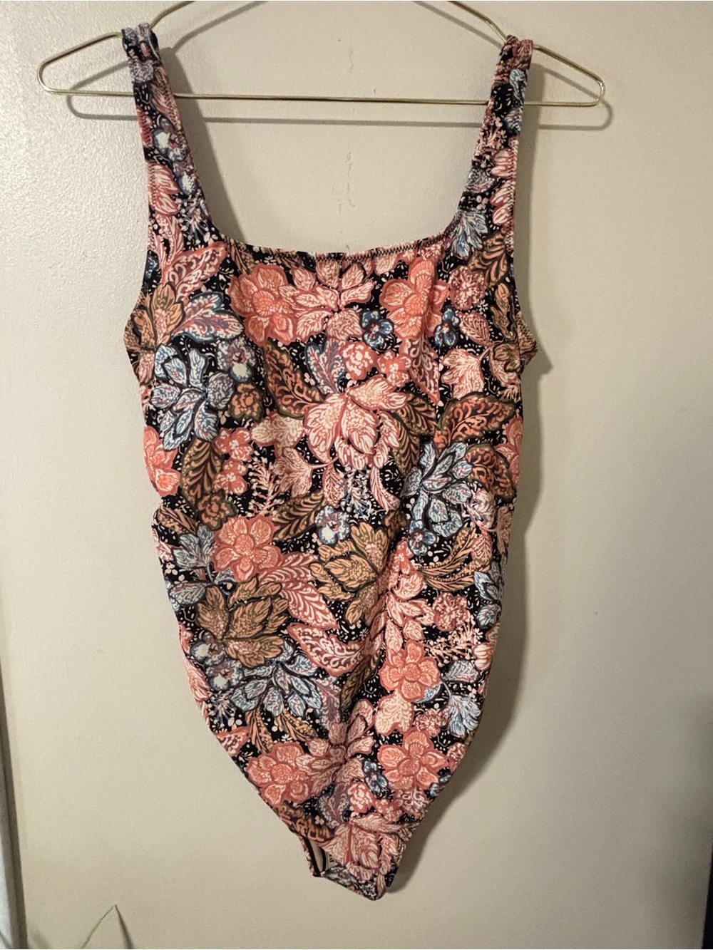 NWT A Pea in the Pod Floral Maternity One Piece Swimsuit M